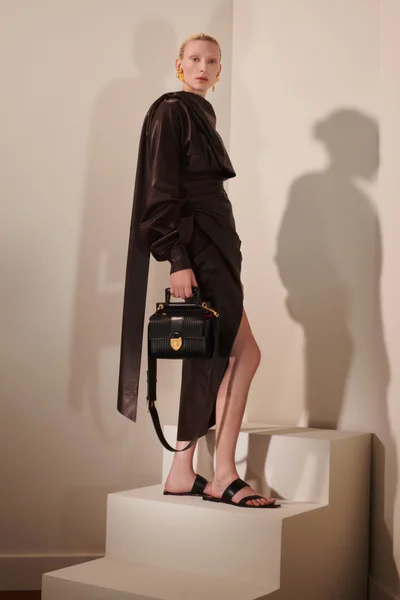 Look 16